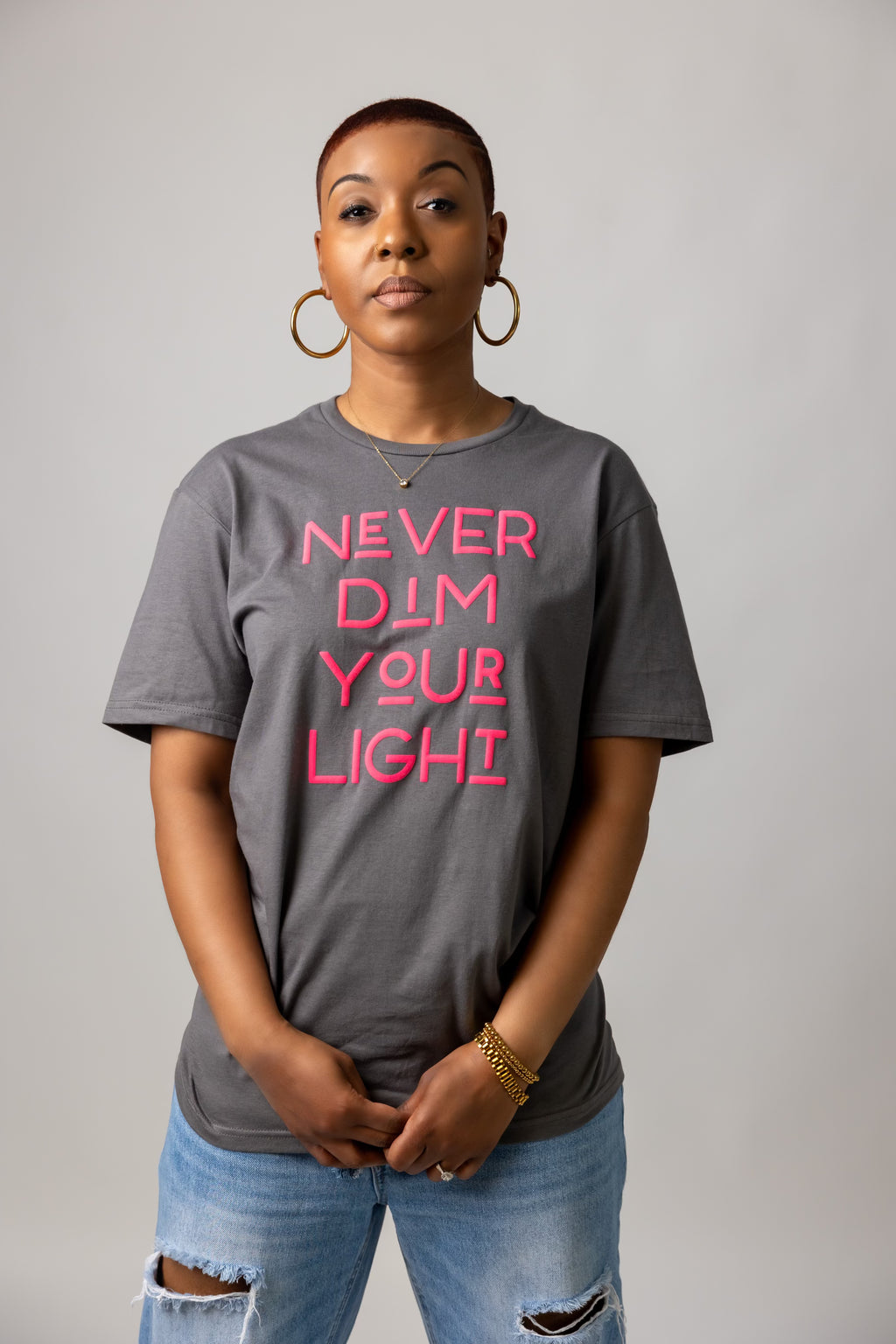 Never Dim Your Light Graphic T-shirt (gray)