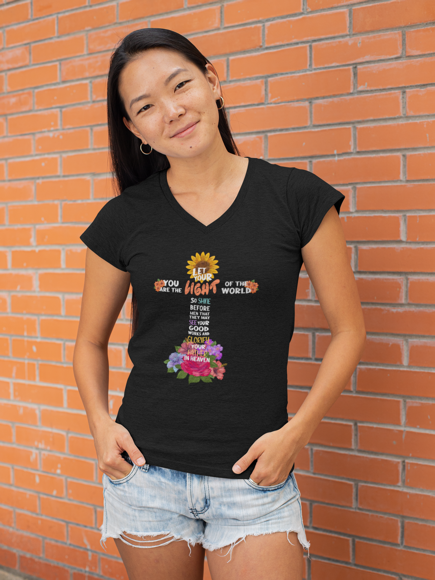 V-neck Light Cross Black